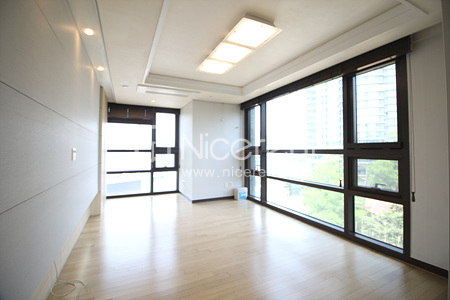 apartment photo