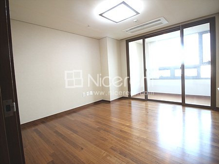 apartment photo