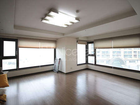 apartment photo