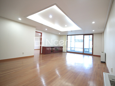 apartment photo