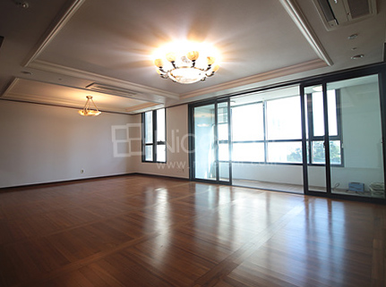 apartment photo