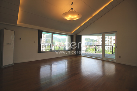 apartment photo