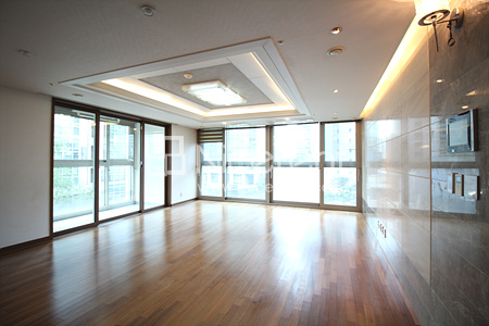 apartment photo