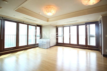 apartment photo