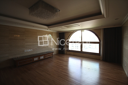 apartment photo