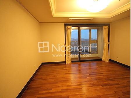 apartment photo