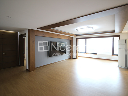 apartment photo
